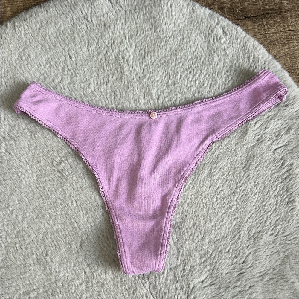 Victoria's Secret Thong Panty M